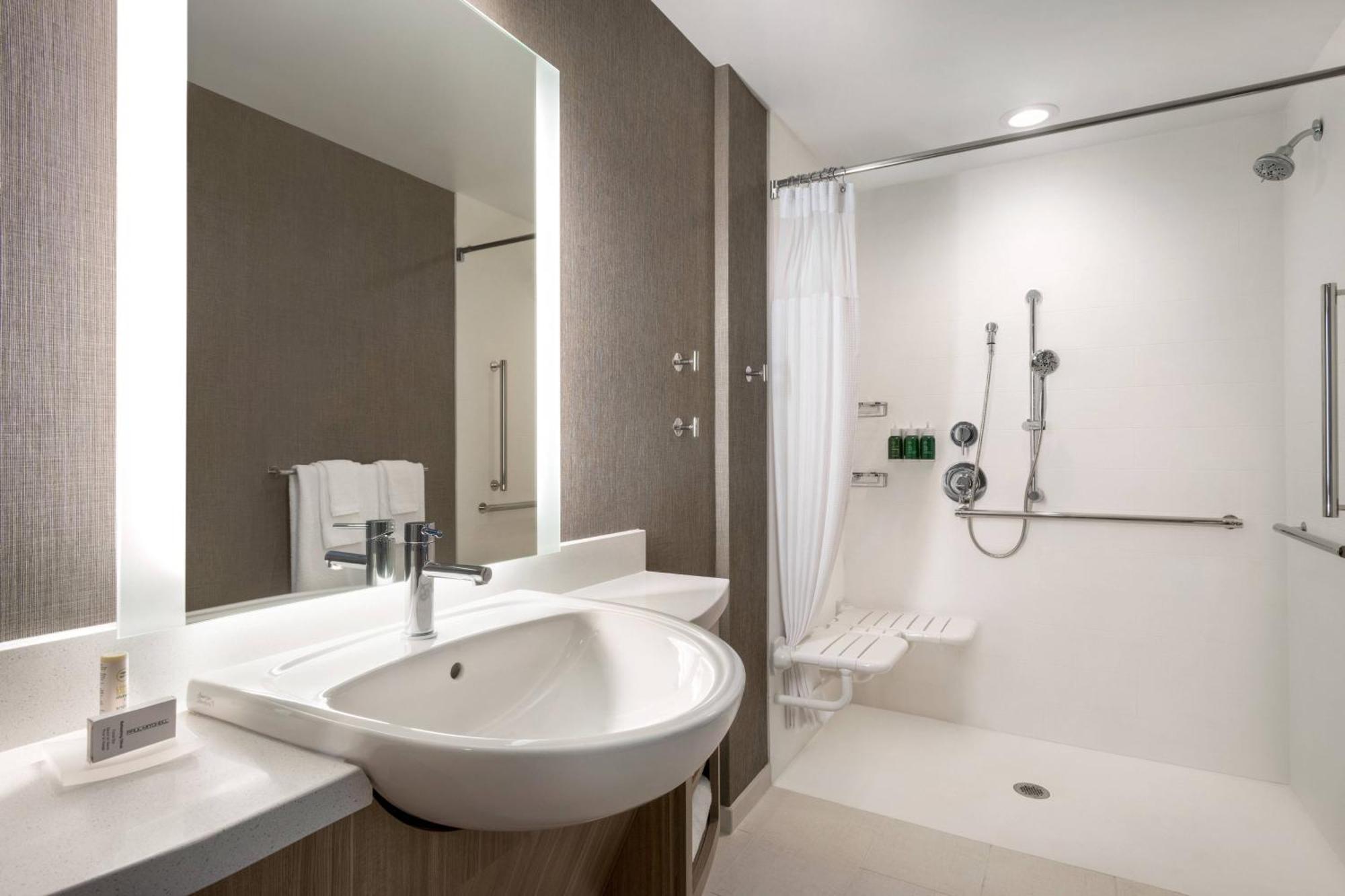 Springhill Suites By Marriott Milwaukee West/Wauwatosa Esterno foto