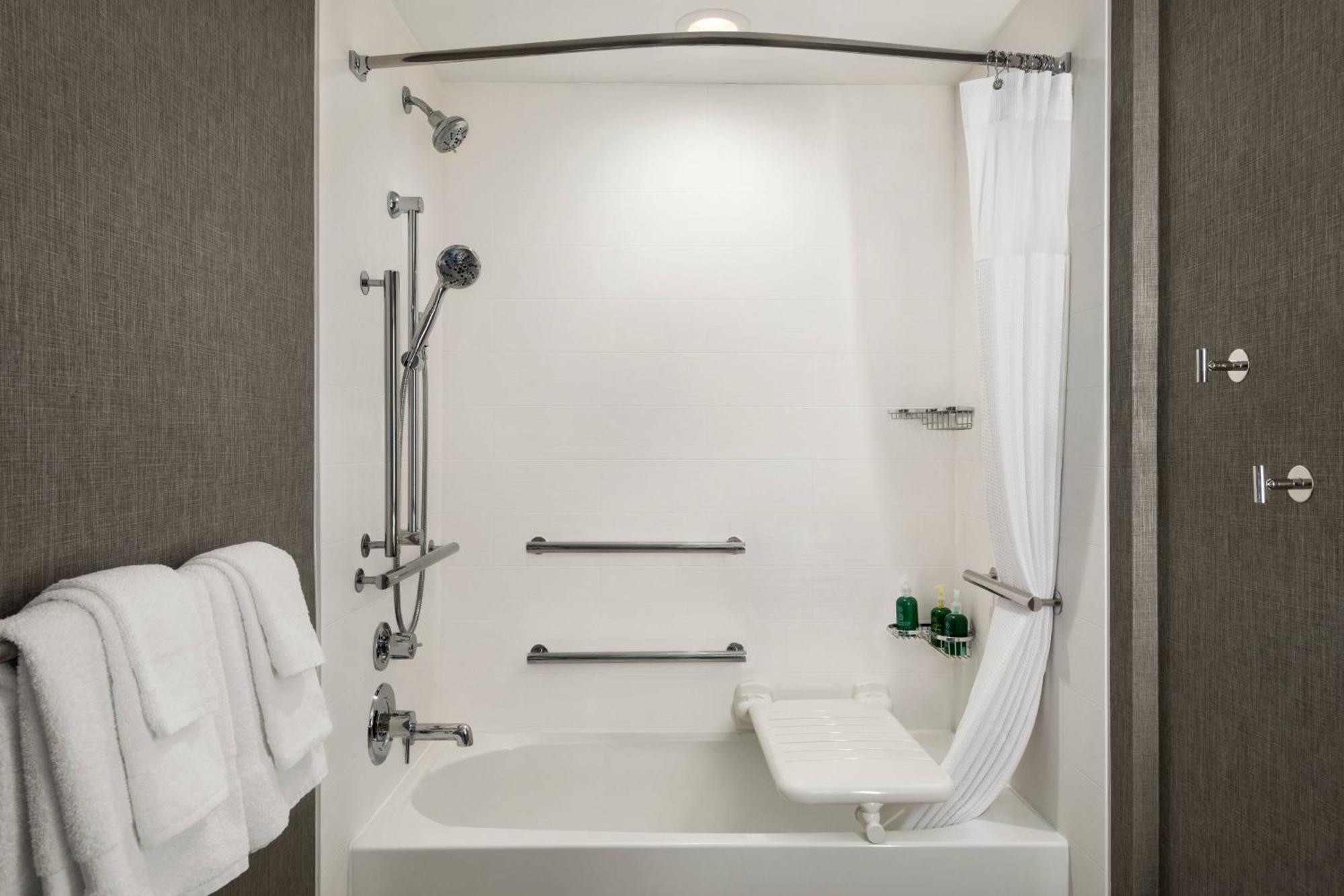 Springhill Suites By Marriott Milwaukee West/Wauwatosa Esterno foto